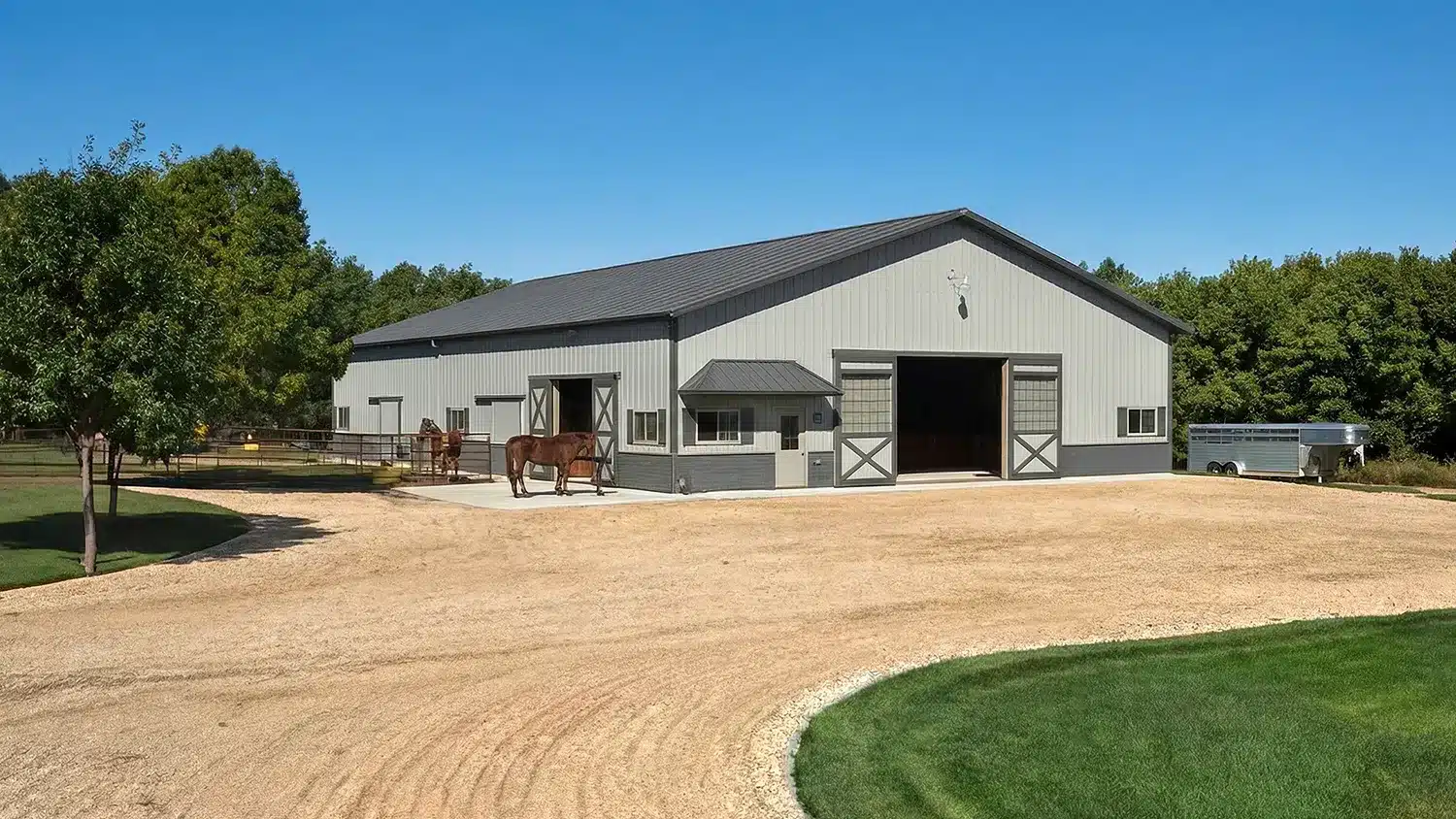 Exterior view of a 100x60 steel riding arena in Ottawa, Ontario.
