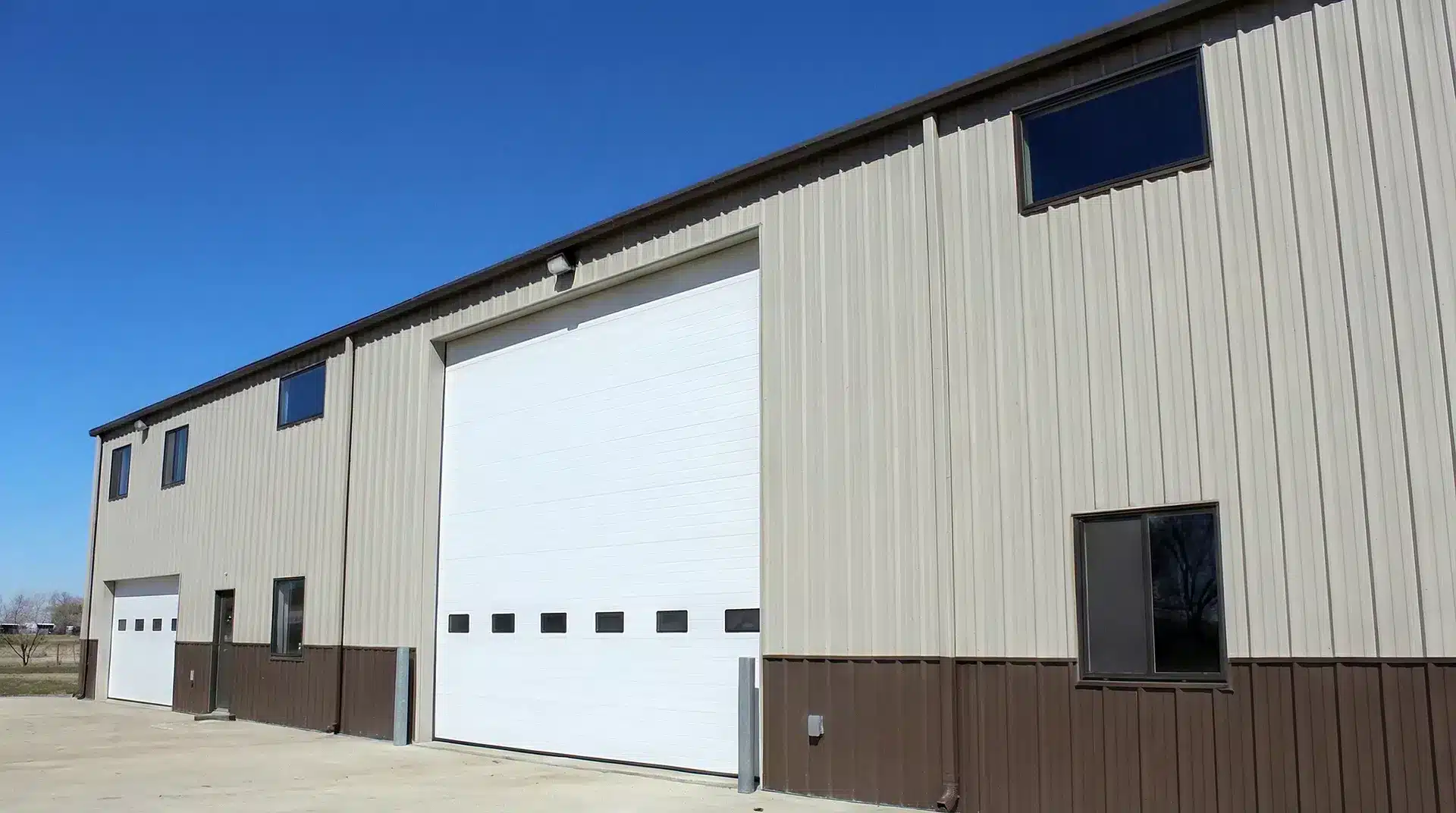 40x80x16 Steel Manufacturing Kirkland Lake Front exterior view of a 40x80x16 steel manufacturing building in Kirkland Lake.